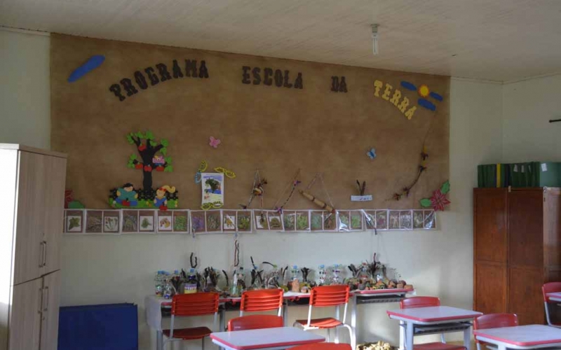 Mais uma sala de aula nova em Bracatinga