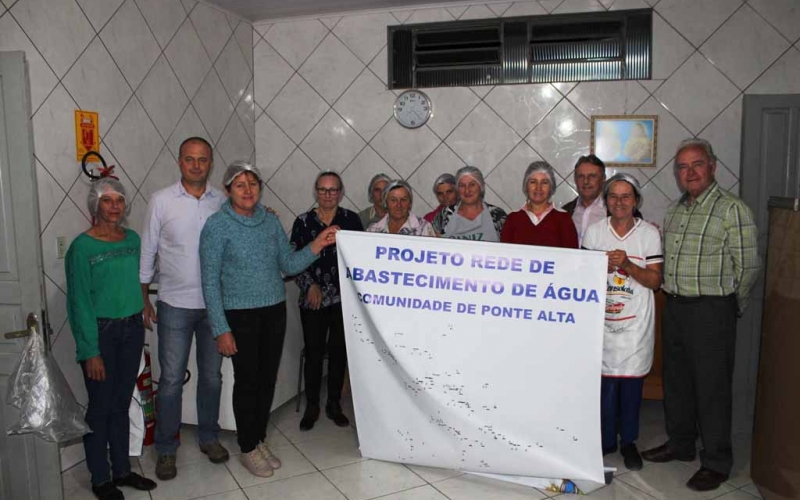 Prefeito Adelmo e vice Osnei apresentam projeto de Abastecimento de Água na abertura da Festa da Soja