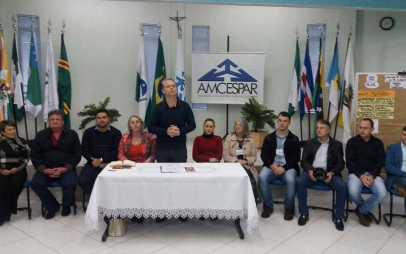 Prefeito Adelmo participa de reunião com os prefeitos da Amcespar para discutir o Turismo regional .