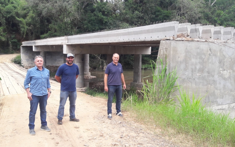 Obras da ponte de concreto em Jaciaba seguem em andamento