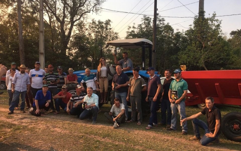 Comunidade de Linha São Sebastião recebe maquinários agrícolas