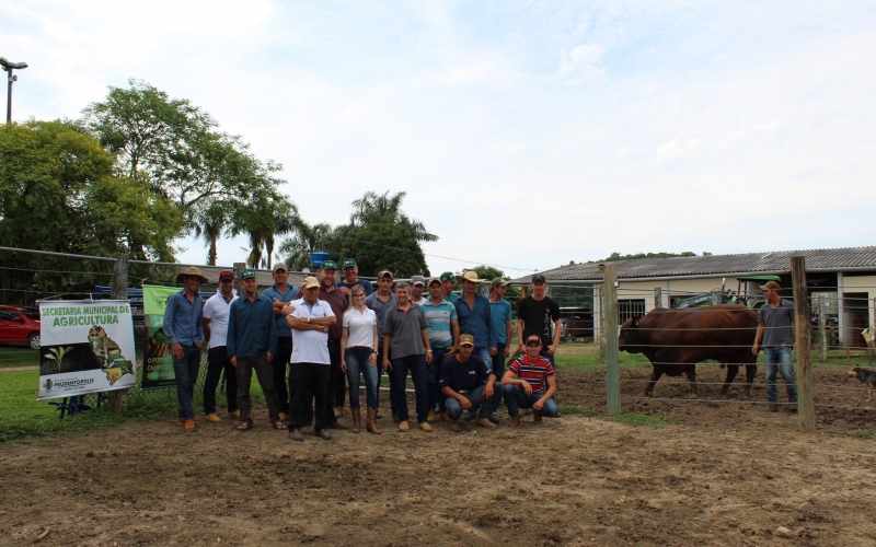 Secretaria de Agricultura realiza curso de manejo de bovinos de corte