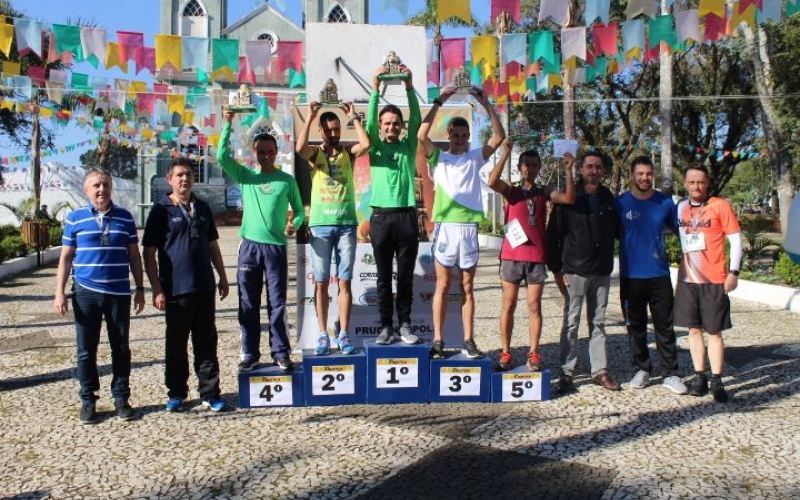 Atleta de Bituruna vence a ll Corrida de São João Batista em Prudentópolis.