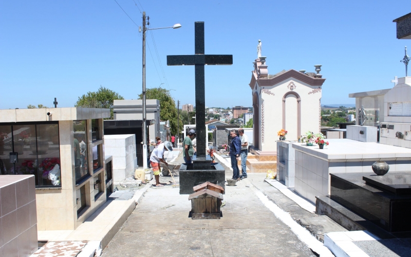 Cemitério Municipal de Prudentópolis recebe melhorias e  novo Cruzeiro